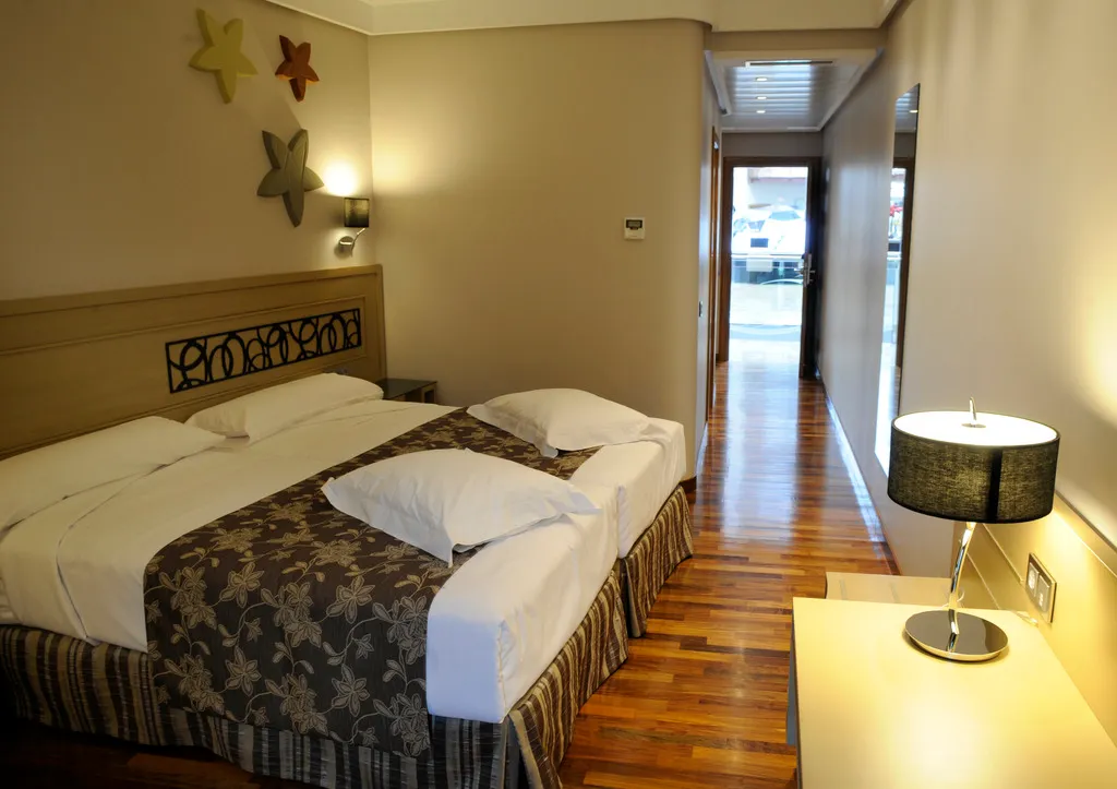 Double or Twin STANDARD Room, Cumbria Spa&Hotel, Madrid