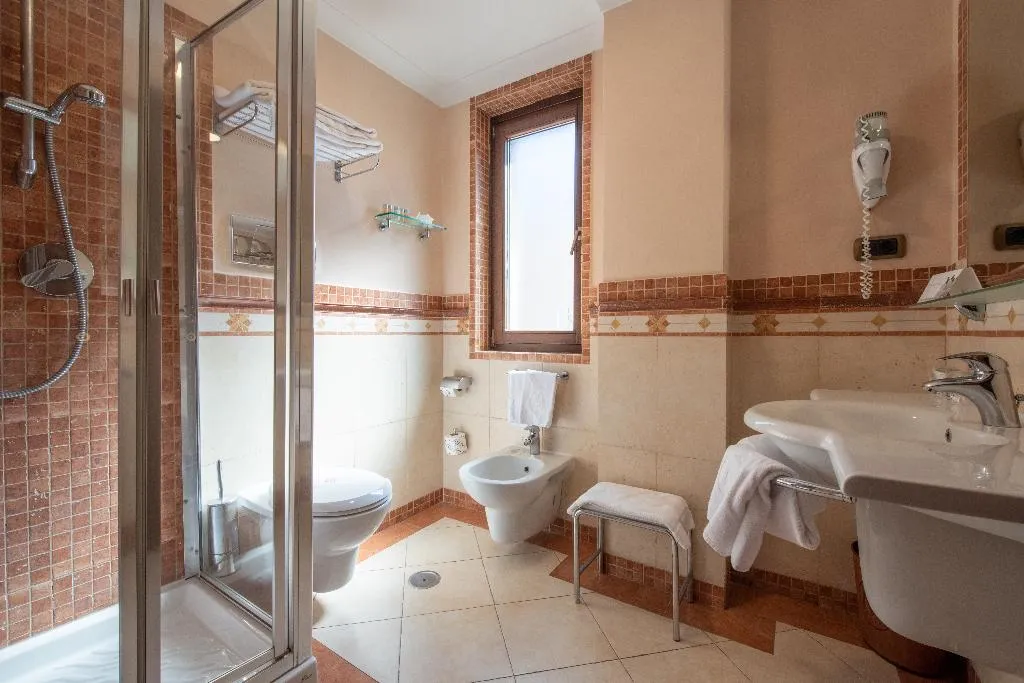 Double or Twin CLASSIC POOL VIEW Room, Michelangelo, Naples