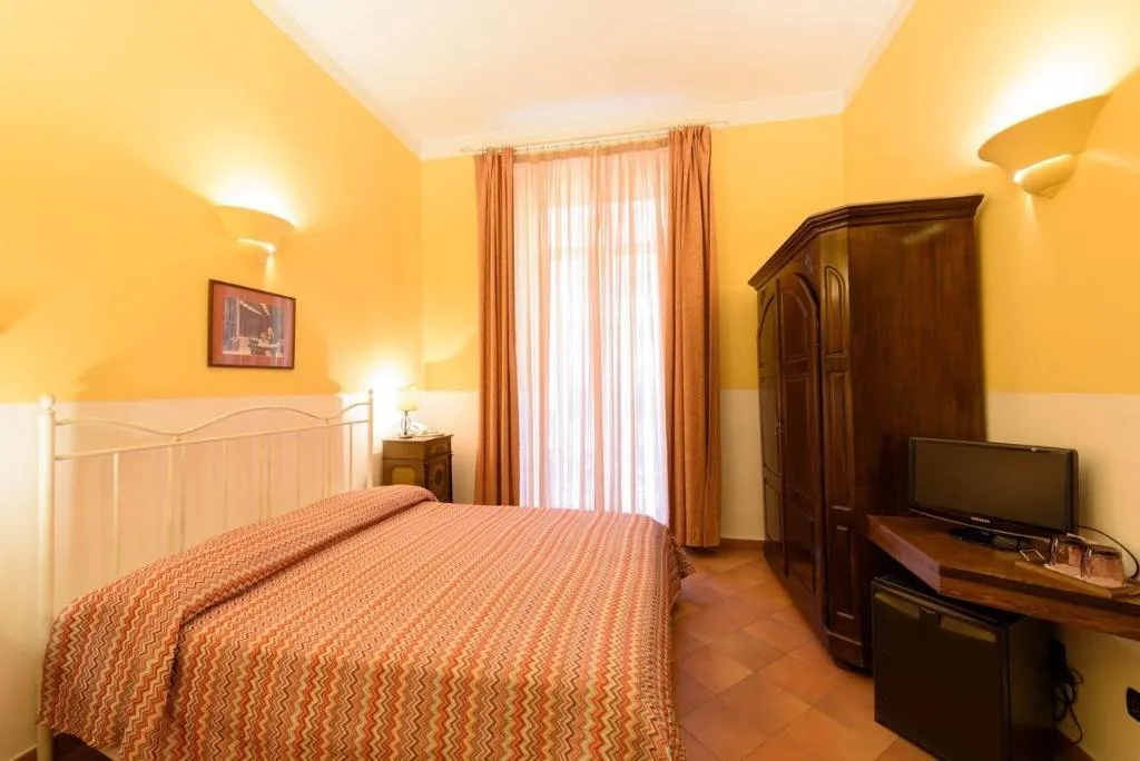 Room, Mergellina, Naples