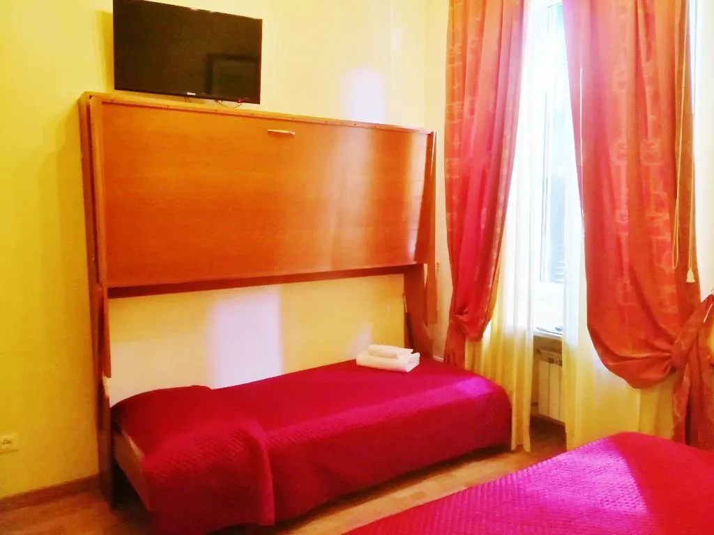 TRIPLE STANDARD Room, Tempio di Pallade, Rome