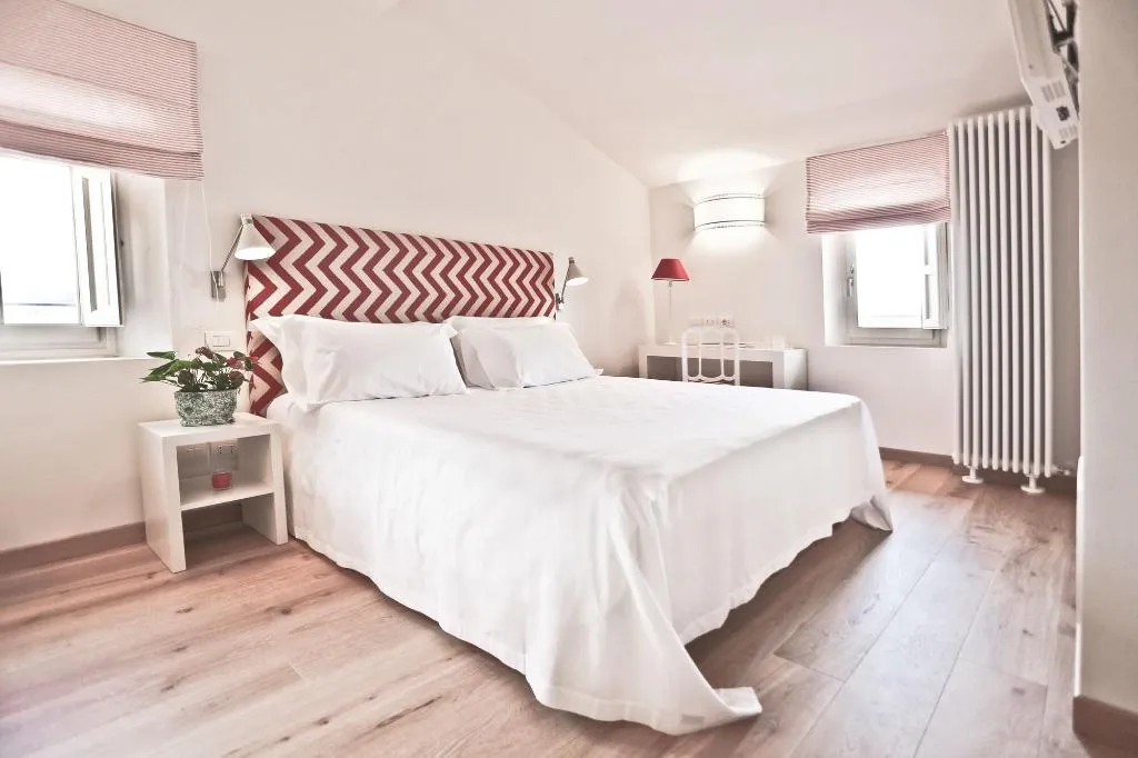 Room, Poggio Baronti B&B, Florence