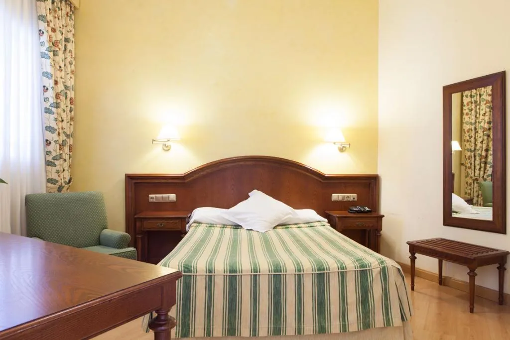 Double or Twin STANDARD Room, Hotel Cervantes, Seville