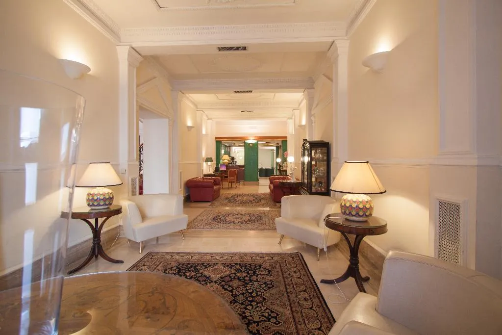 Lobby, Laurentia, Rome