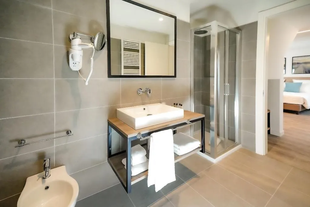 Room, Bergamo Inn 15, Milan