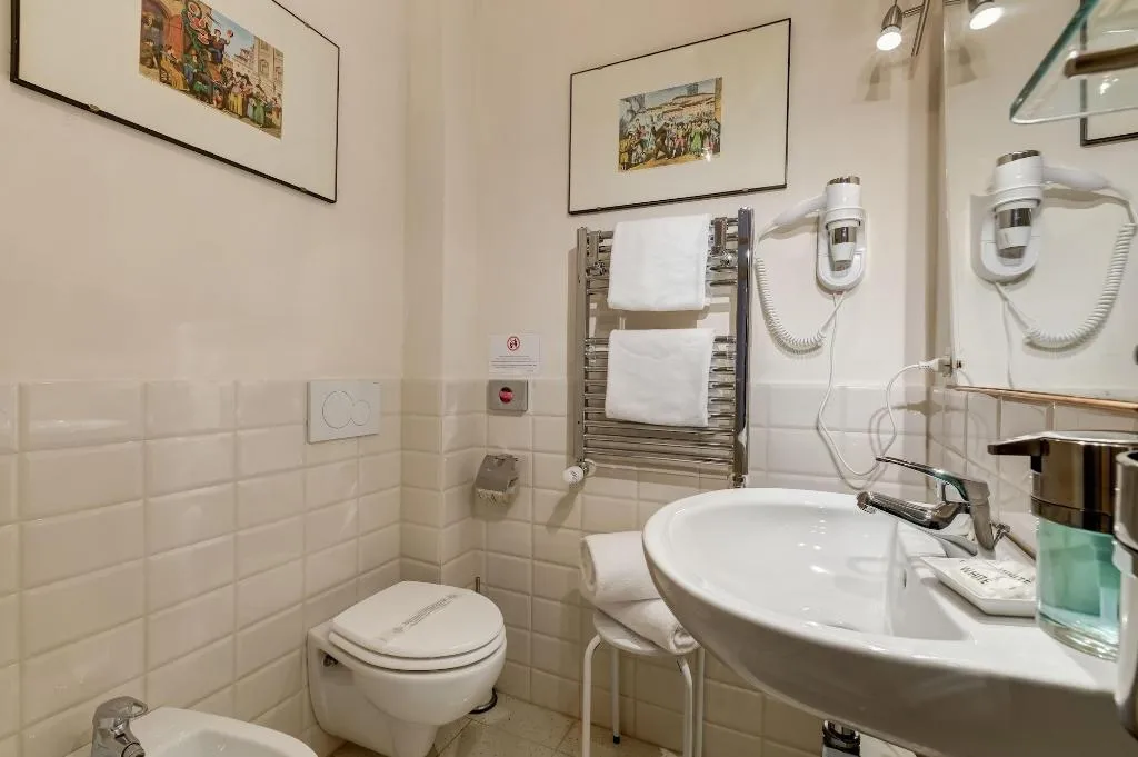 Room, Rome Charming Suites, Naples
