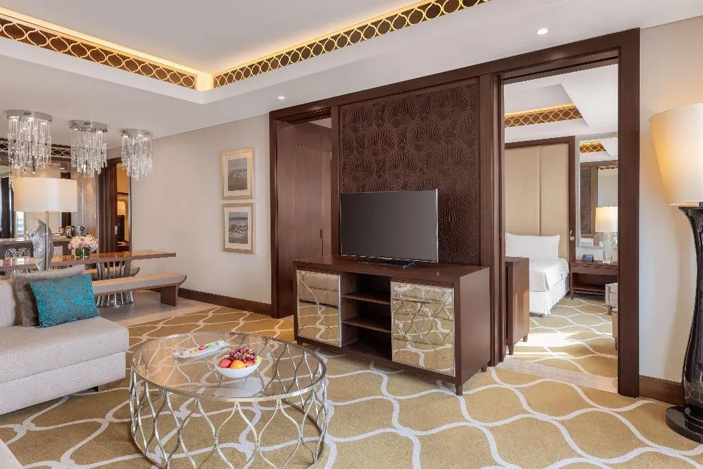 FAMILY ROOM STANDARD Room, Hilton Dubai Al Habtoor City, Dubai