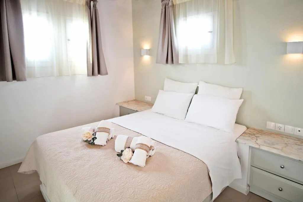 Room, Kritikakis Village Apartments, Santorini
