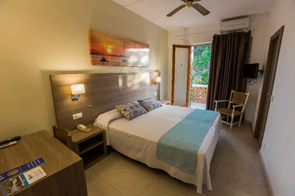 Double or Twin STANDARD Room, Tagomago, Ibiza