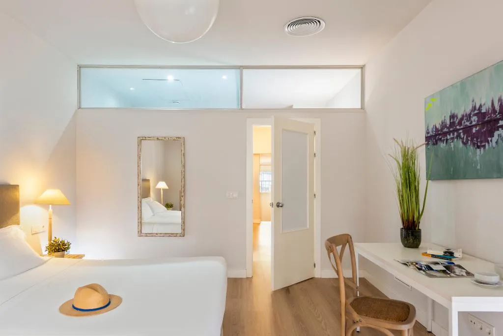 APARTMENT SUPERIOR CAPACITY 3 Room, Suites Sevilla Plaza, Seville