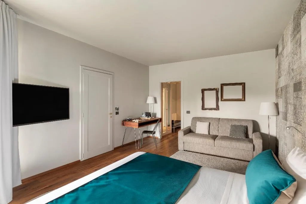 JUNIOR SUITE STANDARD Room, Living Hotel Milano, Milan