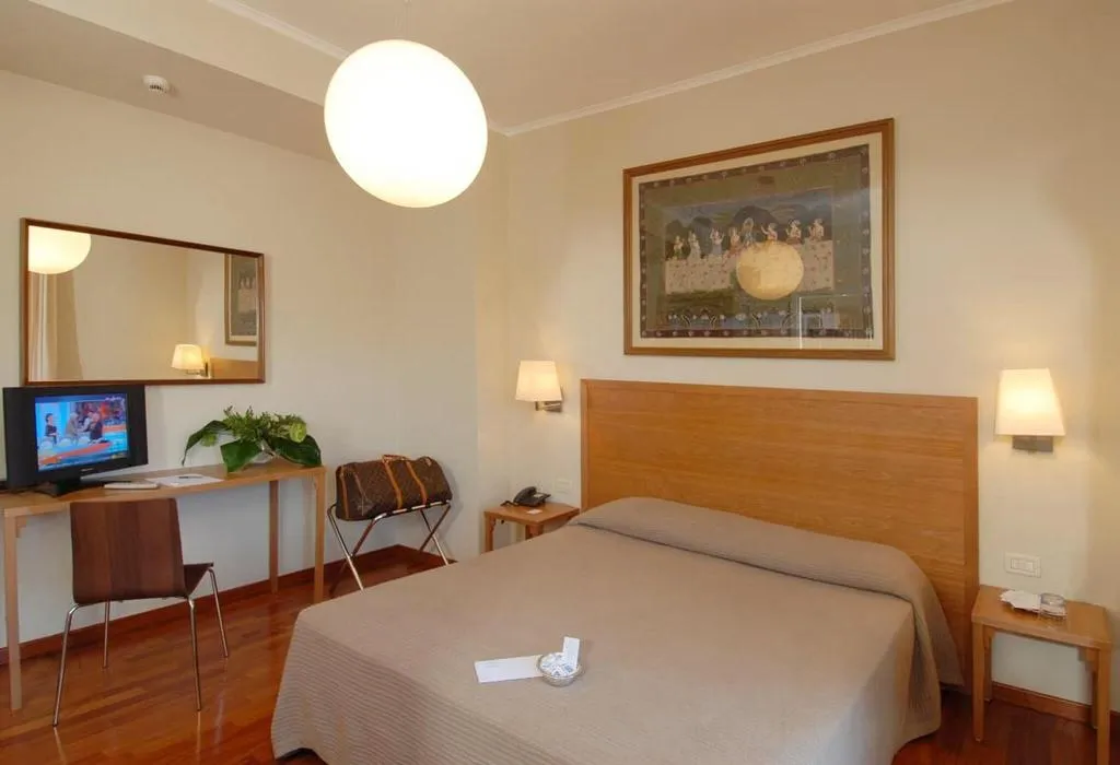 DOUBLE QUEEN SIZE BED Room, Hotel Terminal, Rome