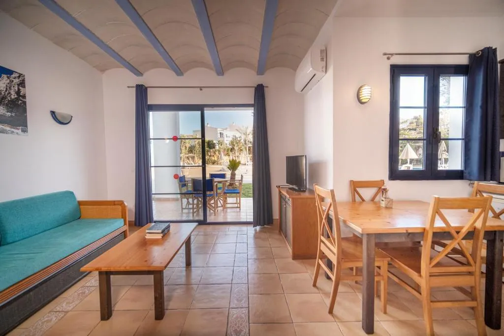 APARTMENT TWO BEDROOMS Room, Bimbolla Apartaments, Menorca