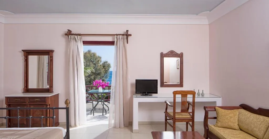 TRIPLE SUPERIOR Room, Veggera Hotel, Santorini