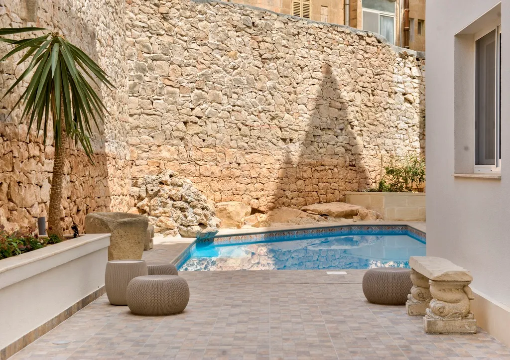 Pool, Palazzo Violetta, Malta
