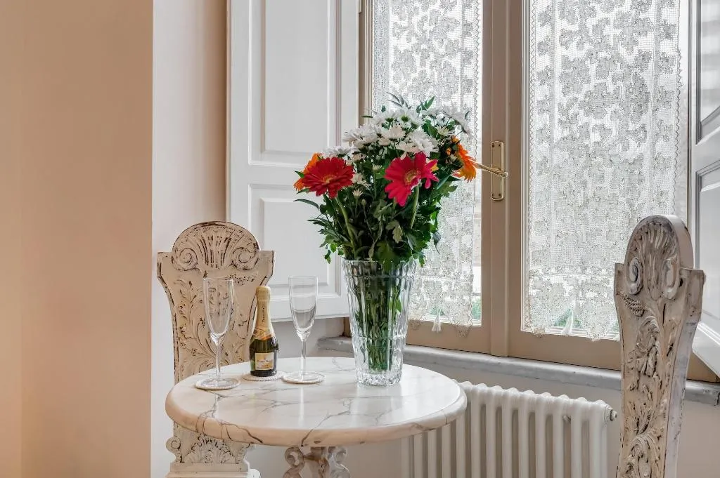 Room, Rome Charming Suites, Naples