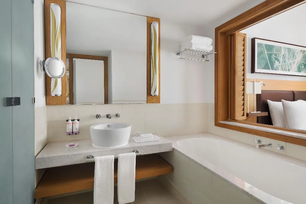 Room EXECUTIVE Room, Movenpick Hotel Jumeirah Beach, Dubai