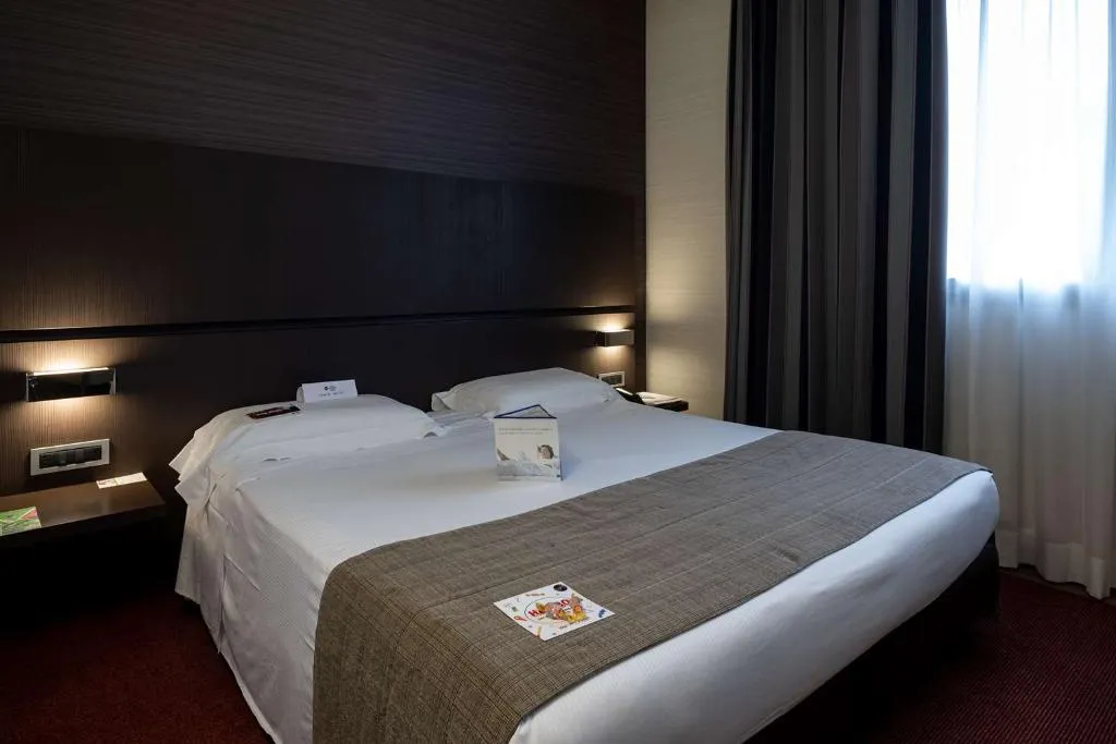 Room, Best Western Plus Hotel Monza e Brianza Palace, Milan