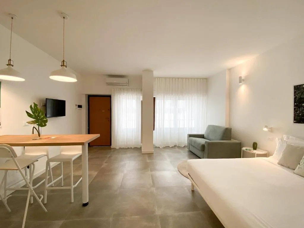 APARTMENT ONE BEDROOM Room, Easy Apartment Navigli, Milan