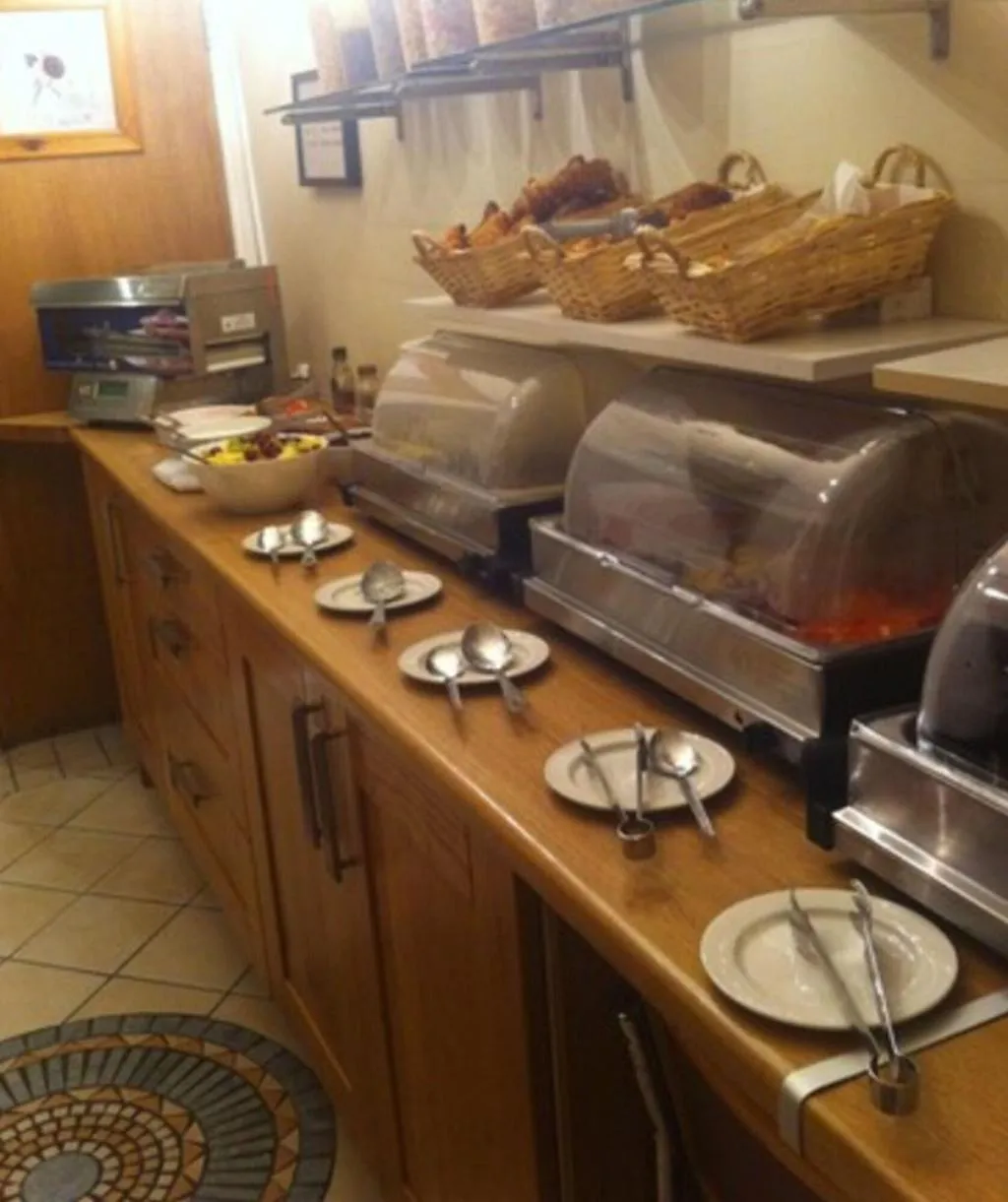 Restaurant, Leeson Bridge Guesthouse, Dublin