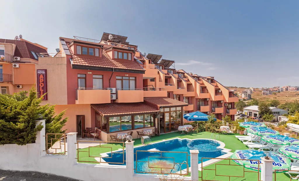 Pool, Apolis, Bourgas