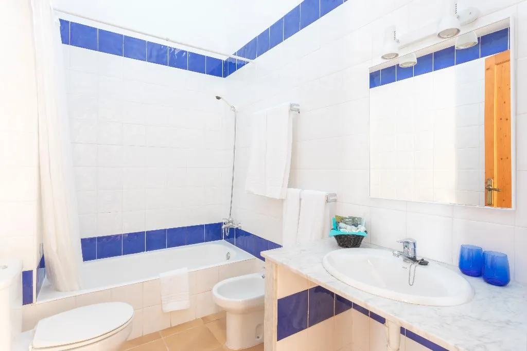 Room, Bimbolla Apartaments, Menorca