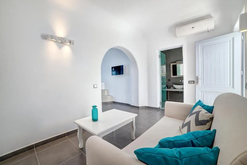 Room, Unique Suites, Santorini
