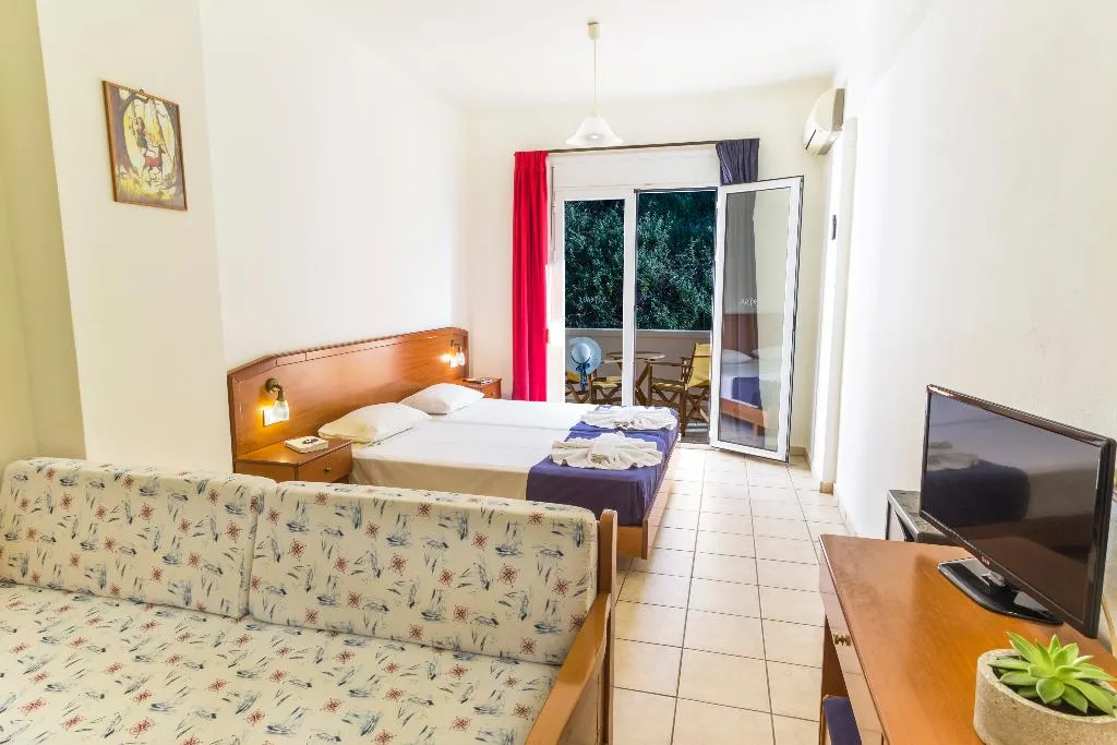 STUDIO GARDEN VIEW Room, Artemis Apartments, Crete