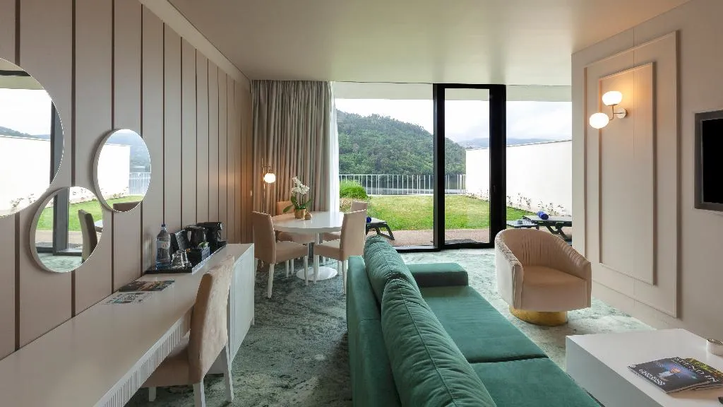 SUITE RIVER VIEW Room, Douro Royal Valley Hotel & Spa, Porto