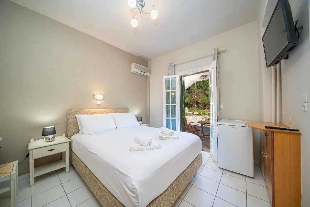 Double or Twin GARDEN VIEW CAPACITY 2 Room, Studios Vrionis Panoramic Sunset, Kefallinia