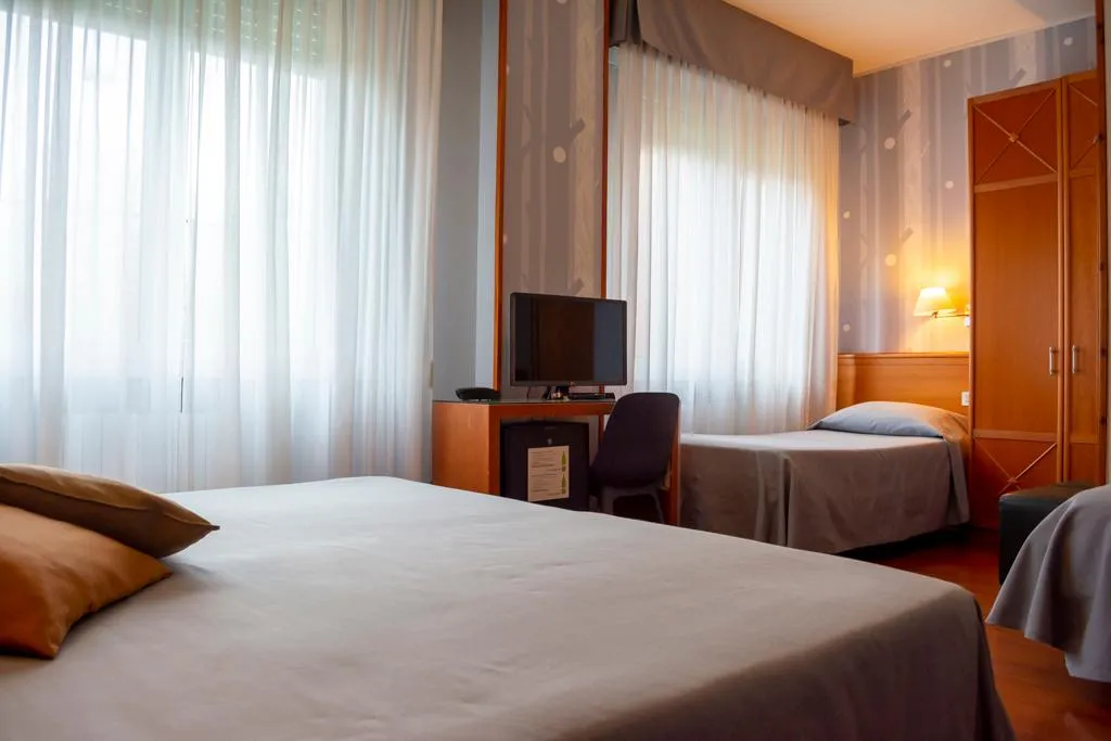 QUADRUPLE STANDARD Room, Eco Hotel Milano & Bioriso Restaurant, Milan