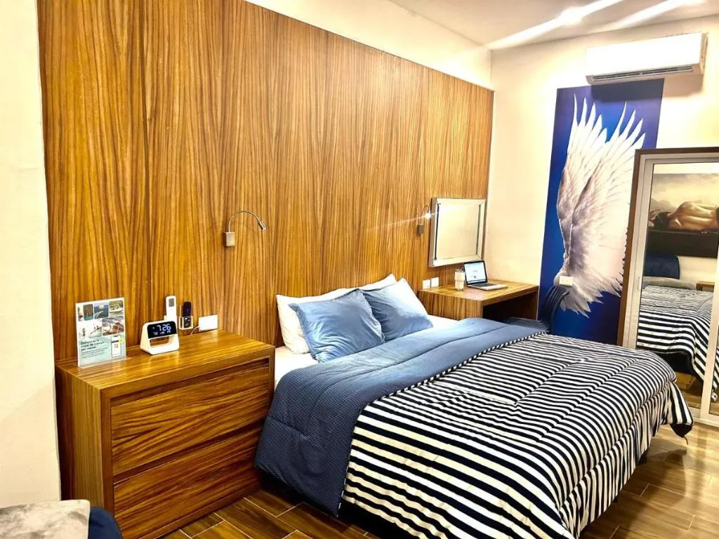 SUITE KING SIZE BED Room, Sky Inn Hotel, Cancun Area