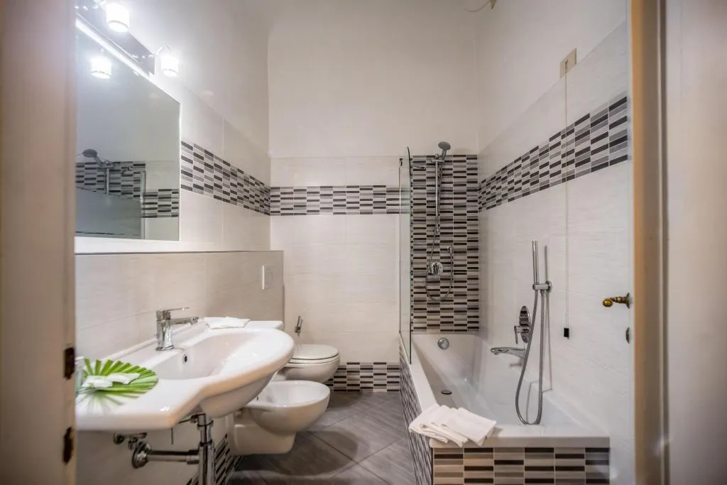 DOUBLE SUPERIOR Room, Martelli, Florence