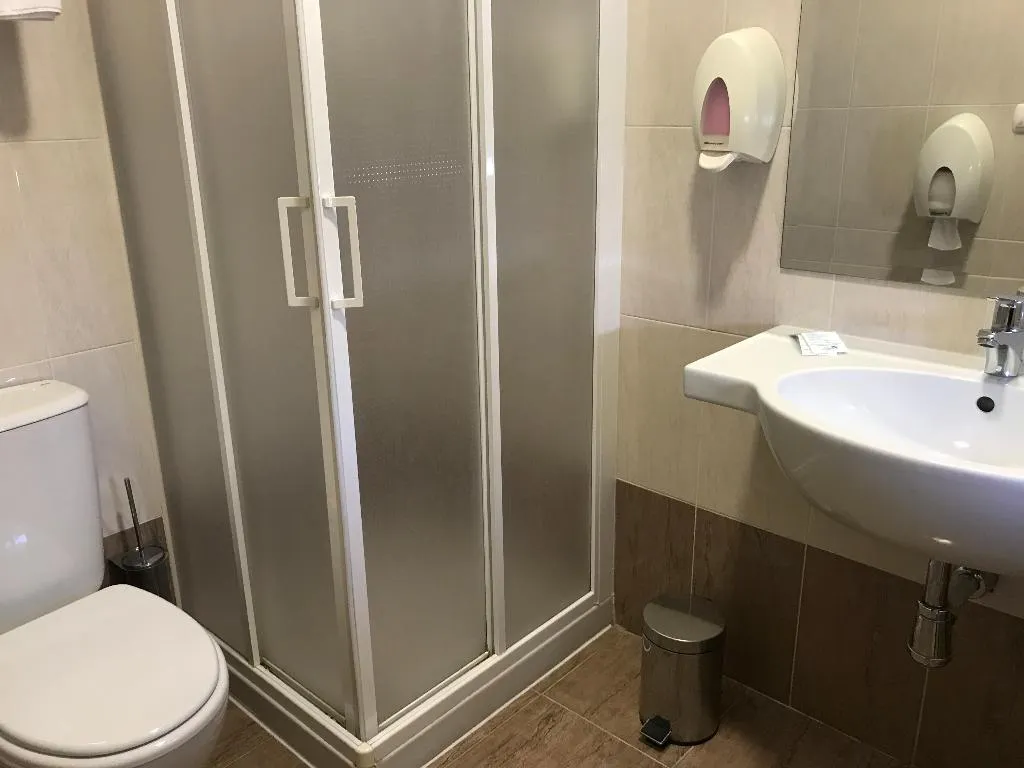 APARTMENT CAPACITY 4 Room, Alfonso VIII, Madrid