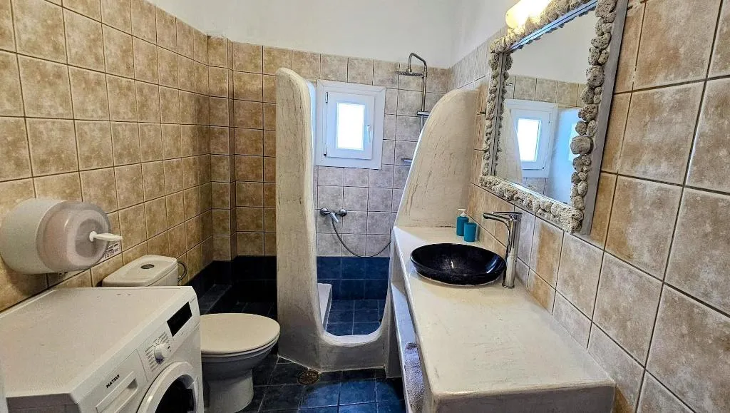 Room, Pleasure Beachside Studios, Santorini