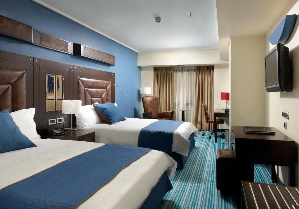 TWIN PREMIUM Room, Crowne Plaza Athens, Athens