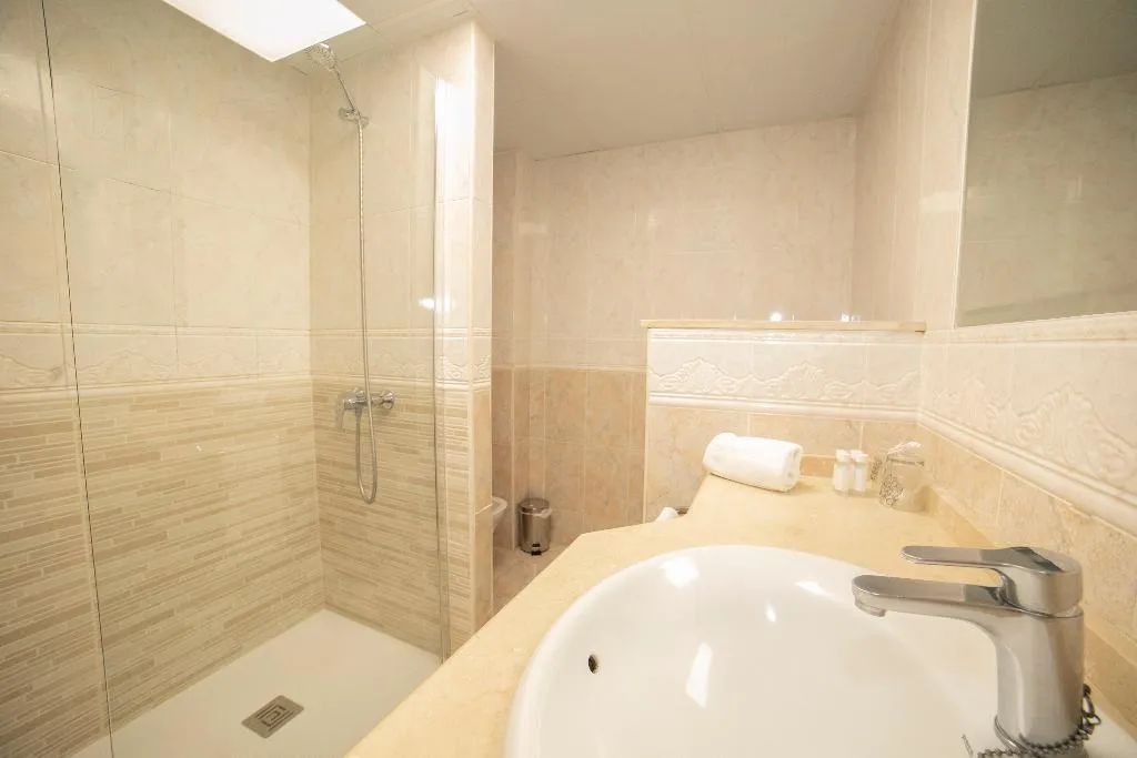 STUDIO SUPERIOR CAPACITY 4 Room, PYR Fuengirola, Costa Del Sol