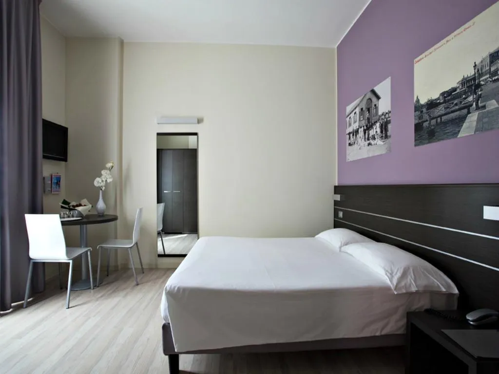 STUDIO STANDARD Room, Vienna, Venice