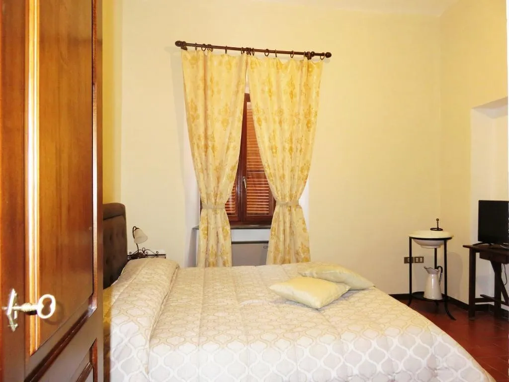 Room, Castello Cortevecchio, Umbria