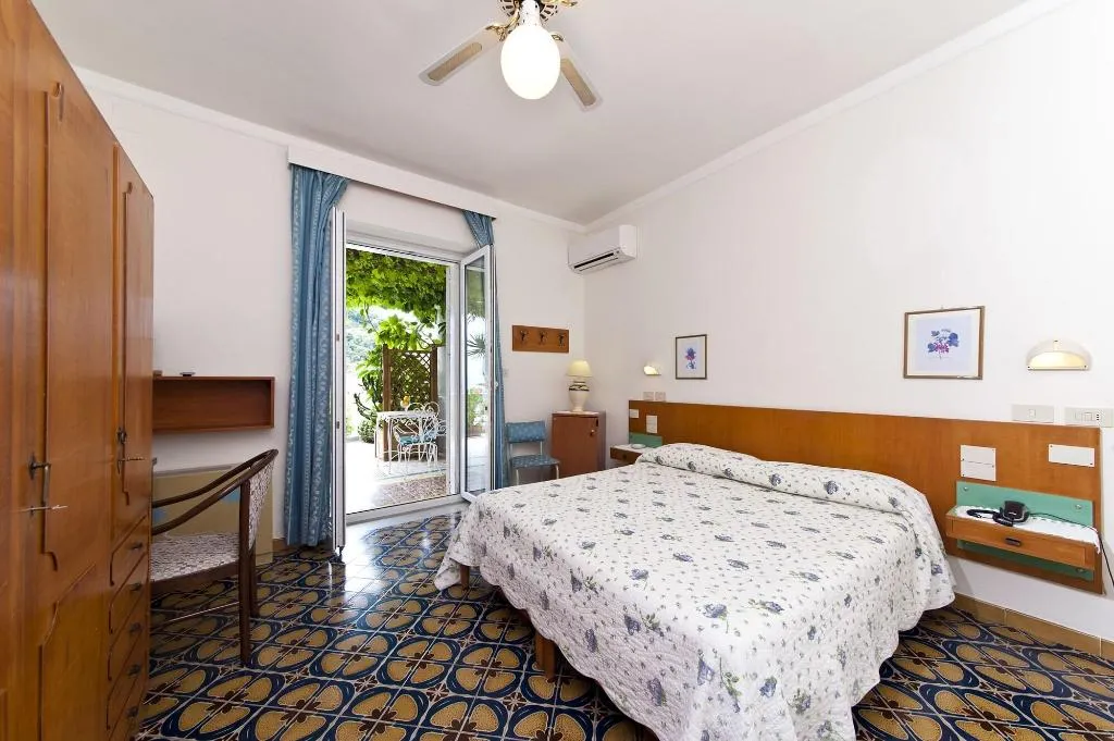Room, La Palma, Naples