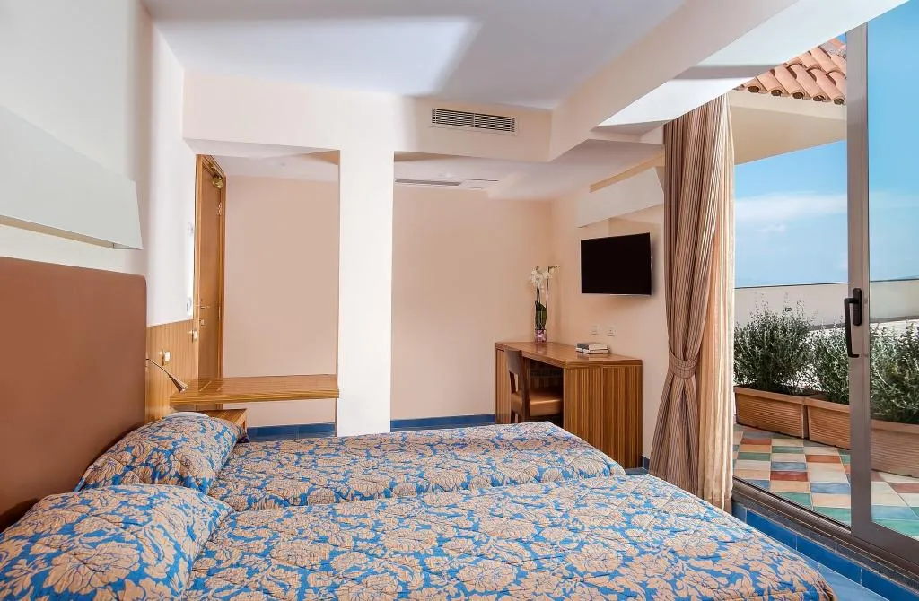 DOUBLE SINGLE USE STANDARD Room, Grand Hotel Due Golfi, Naples