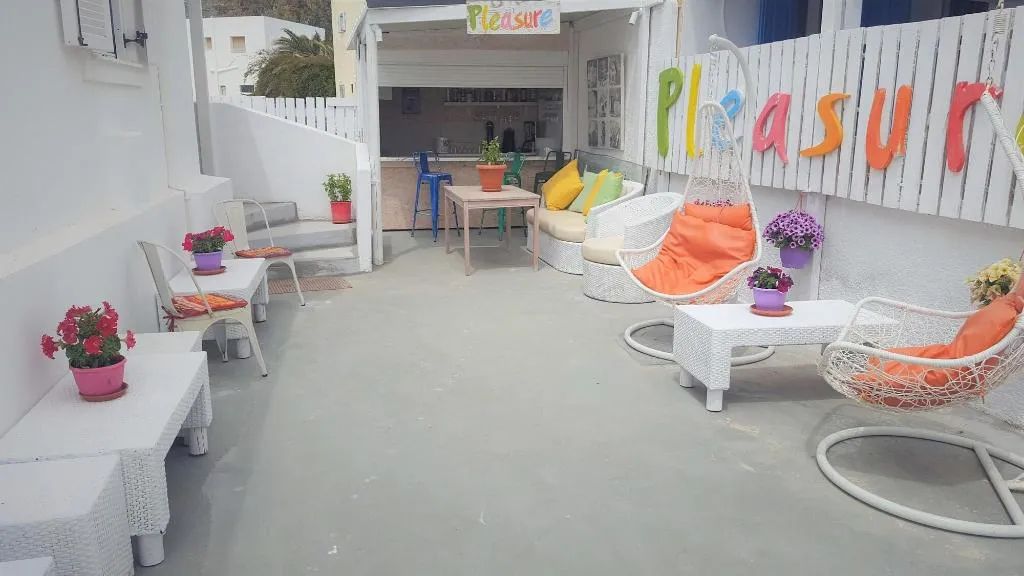 Room, Pleasure Beachside Studios, Santorini