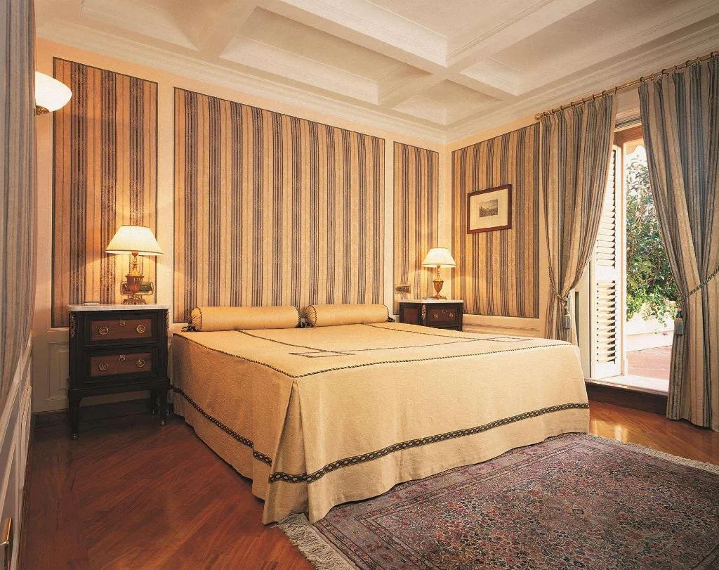 Room, Grand Hotel Santa Lucia, Naples