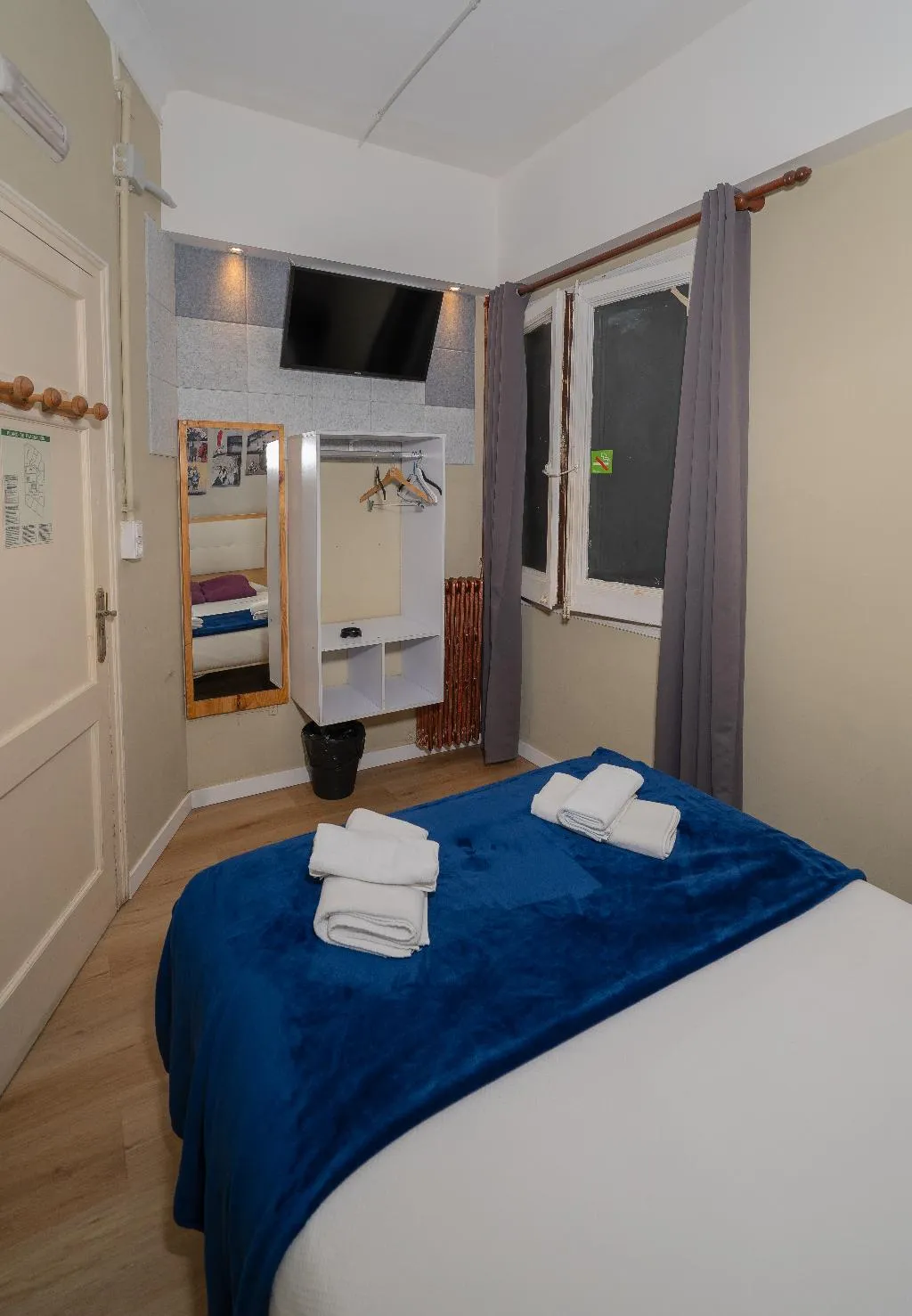 Room ECONOMY WITH SHARED BATHROOM Room, Wow Barcelona Hostel, Barcelona