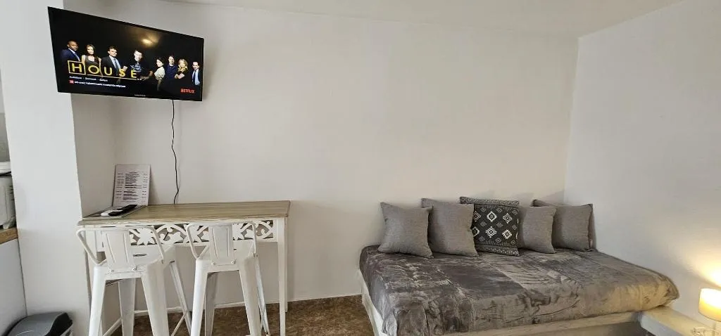 Room, Pleasure Beachside Studios, Santorini