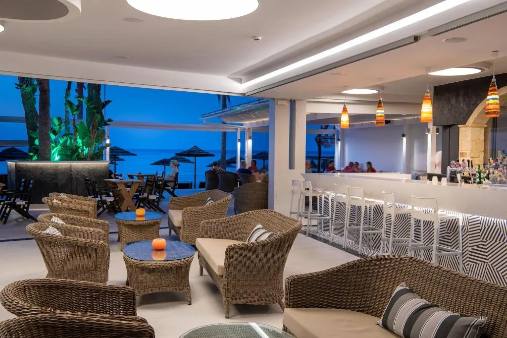 Bar, High Beach White, Crete