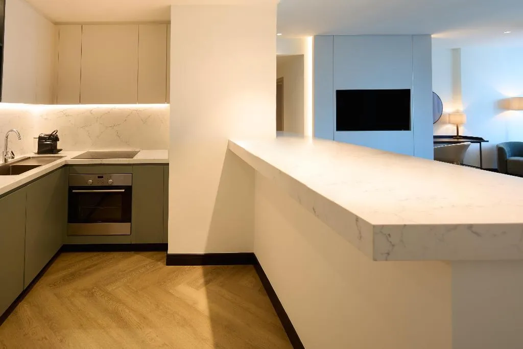 Room, Radisson Blu Residence Dubai Marina, Dubai