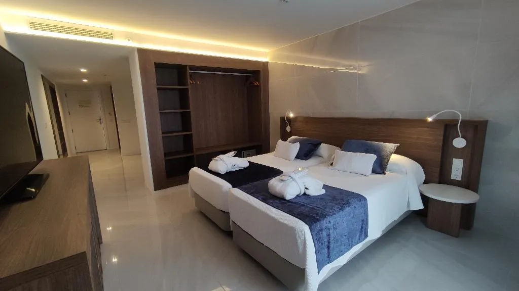 JUNIOR SUITE STANDARD Room, Eurostars Puerto de Ibiza, Ibiza