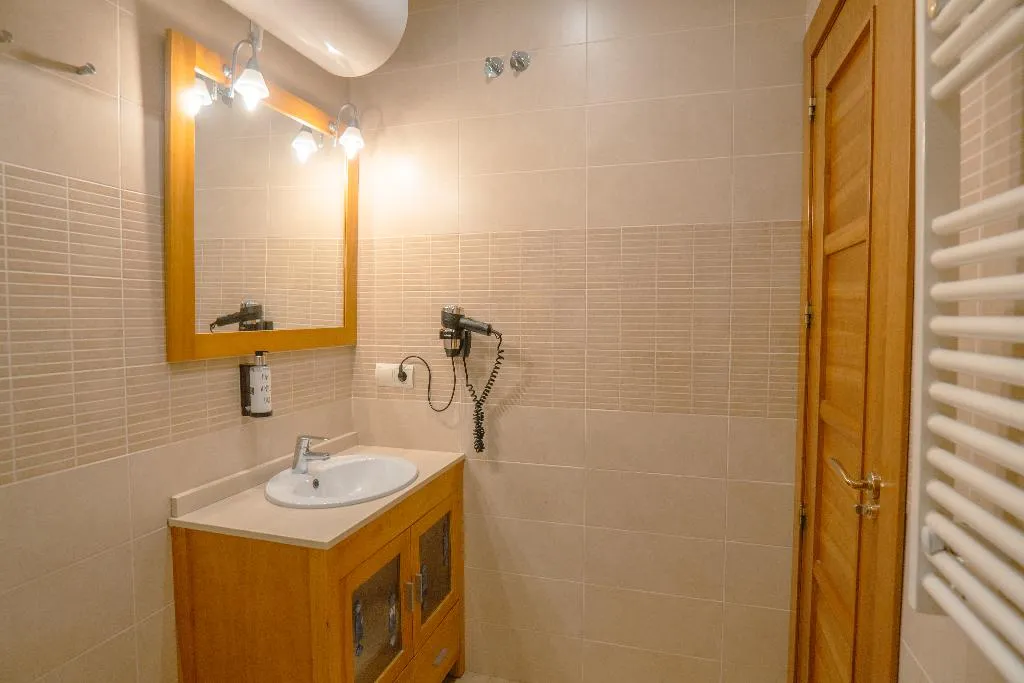 APARTMENT THREE BEDROOMS ONE BATHROOM Room, Smartr Madrid Atocha, Madrid