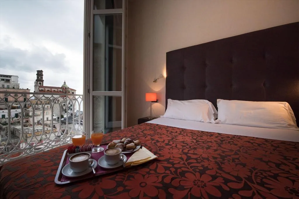 DOUBLE CLASSIC Room, Palazzo Ferraioli, Naples