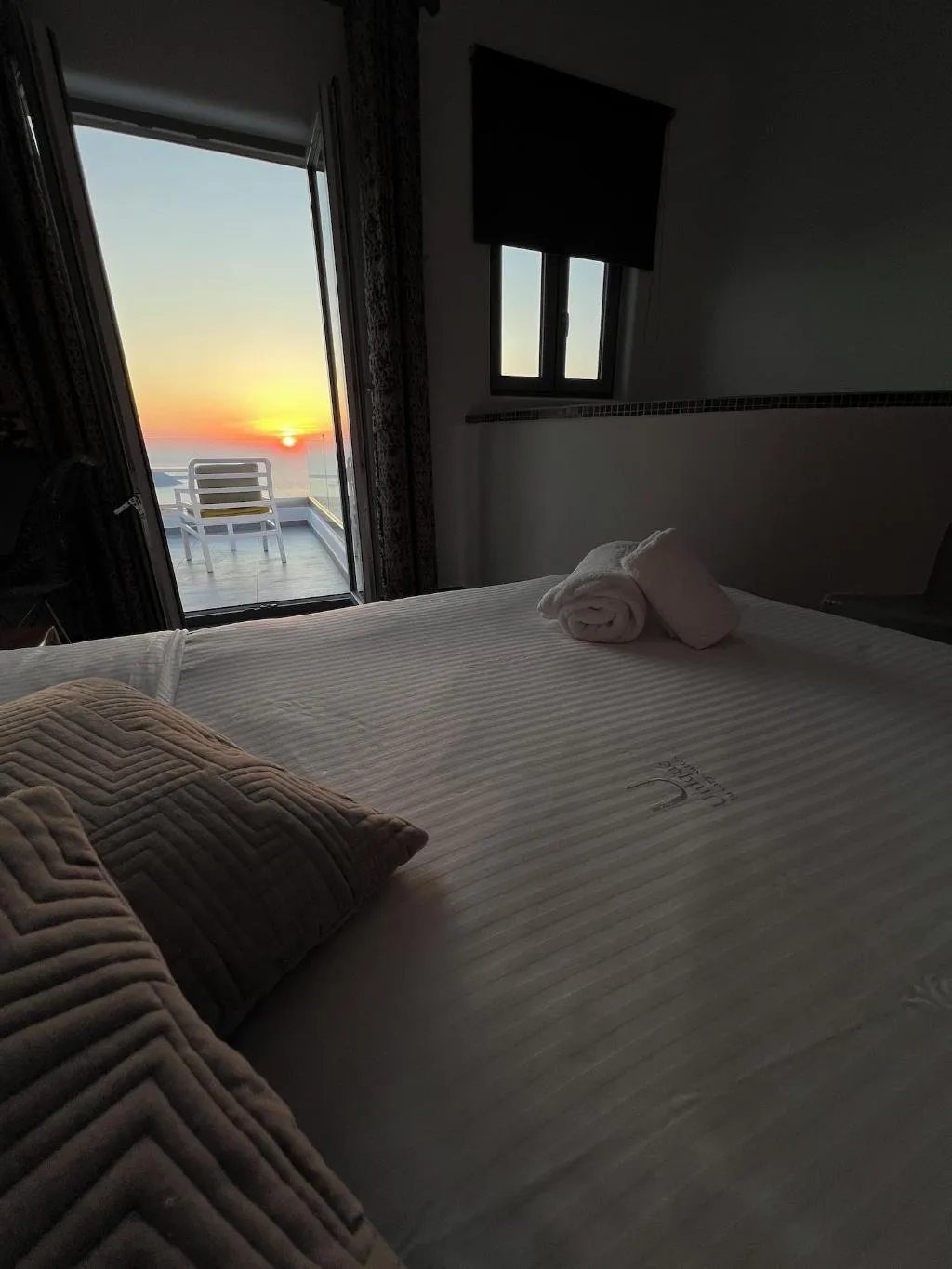 Room, Unique Suites, Santorini